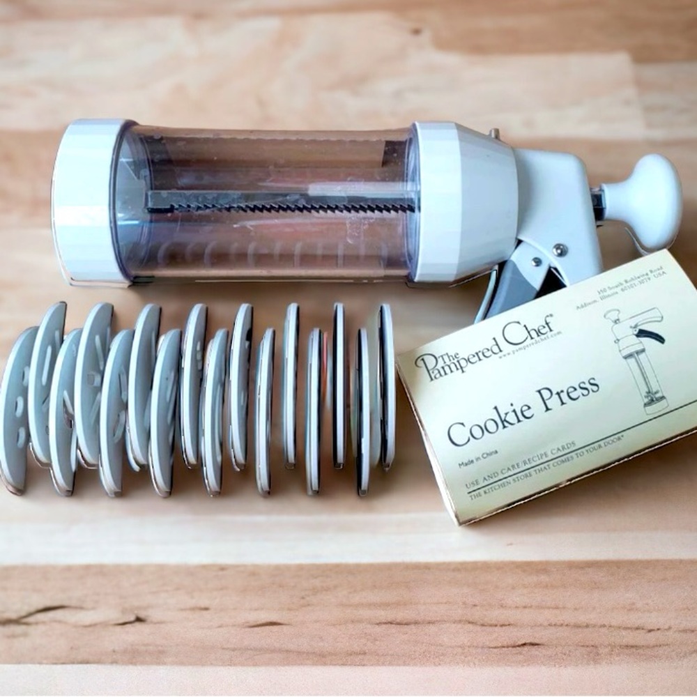 NIB Pampered Chef Cookie Press - Perfect Pressed Cookies Everytime!